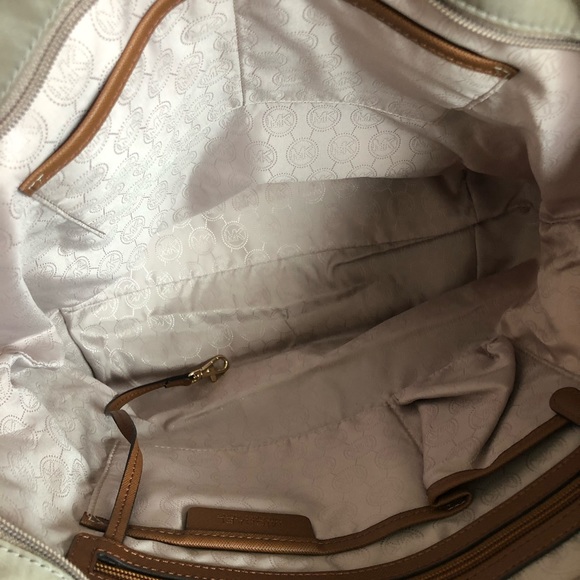 Michael Kors Tote Purse - Picture 7 of 10